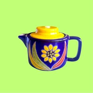 1960’s Equador Hand Painted Artesa Tea Pot Sunflower Design